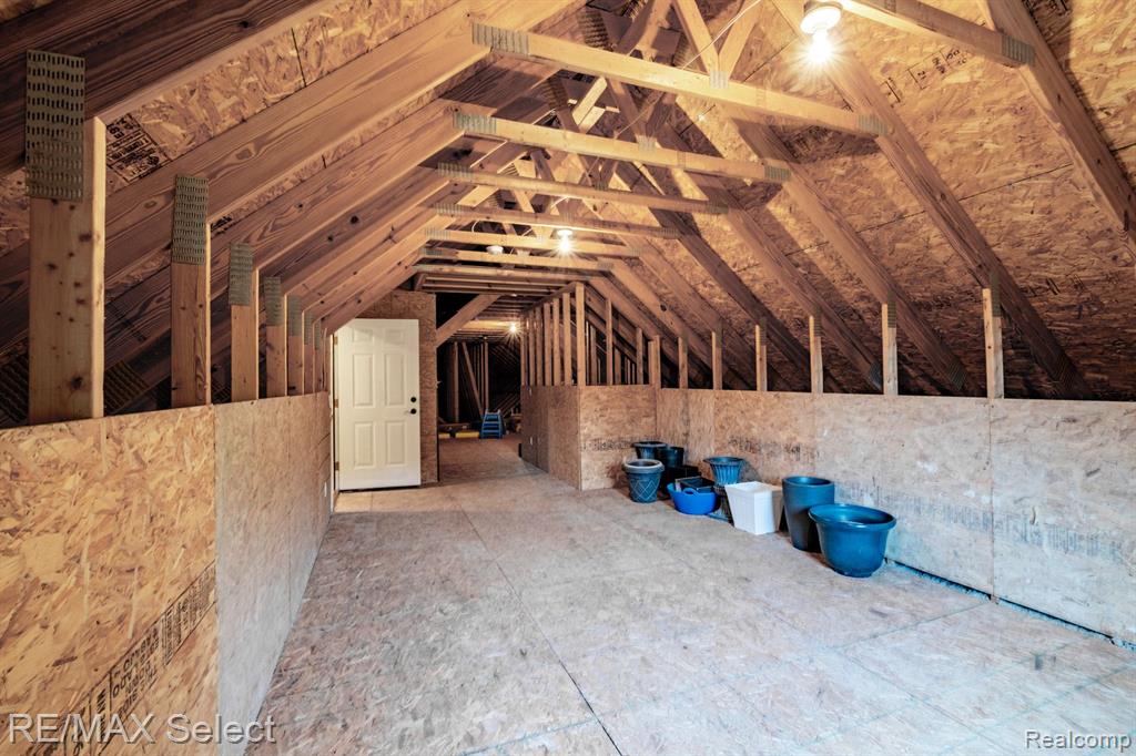9388 MCMULLEN Circle, Fenton, MI 48430 — Photo 33