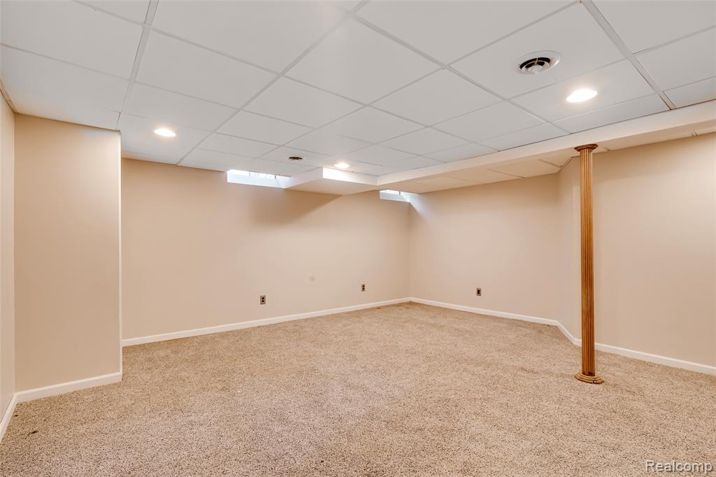 24705 Colonial Drive, Woodhaven, MI 48183 — Photo 36