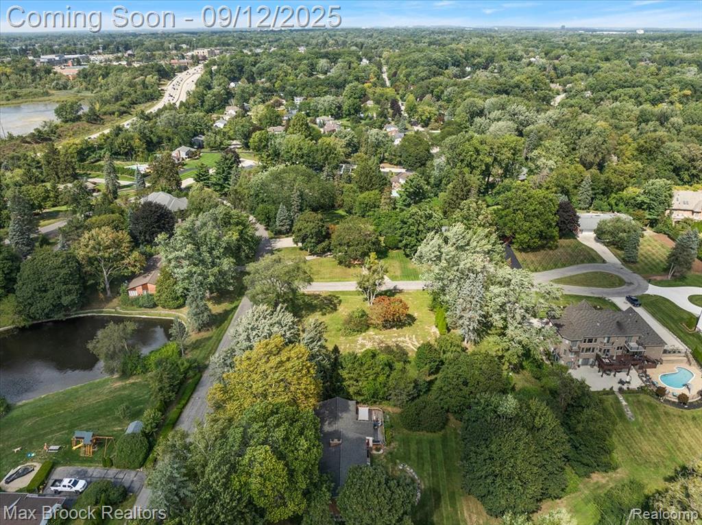 1027 Joanne Court, Bloomfield Hills, MI 48302 — Photo 11