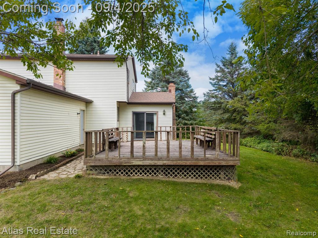 8557 Henderson Road, Goodrich Vlg, MI — Photo 7