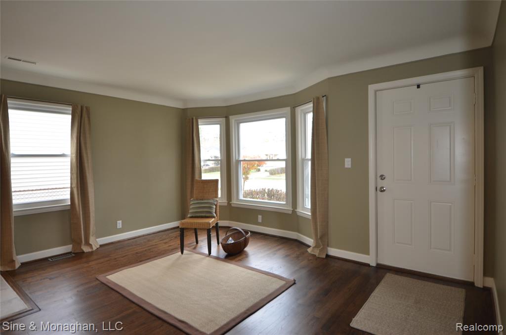 421 W Kalama Avenue S, Madison Heights, MI 48071 — Photo 7