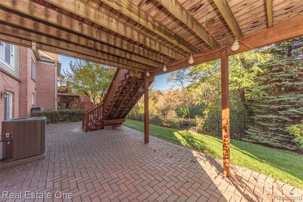 26610 Valhalla Drive, Farmington Hills, MI 48331 — Photo 15