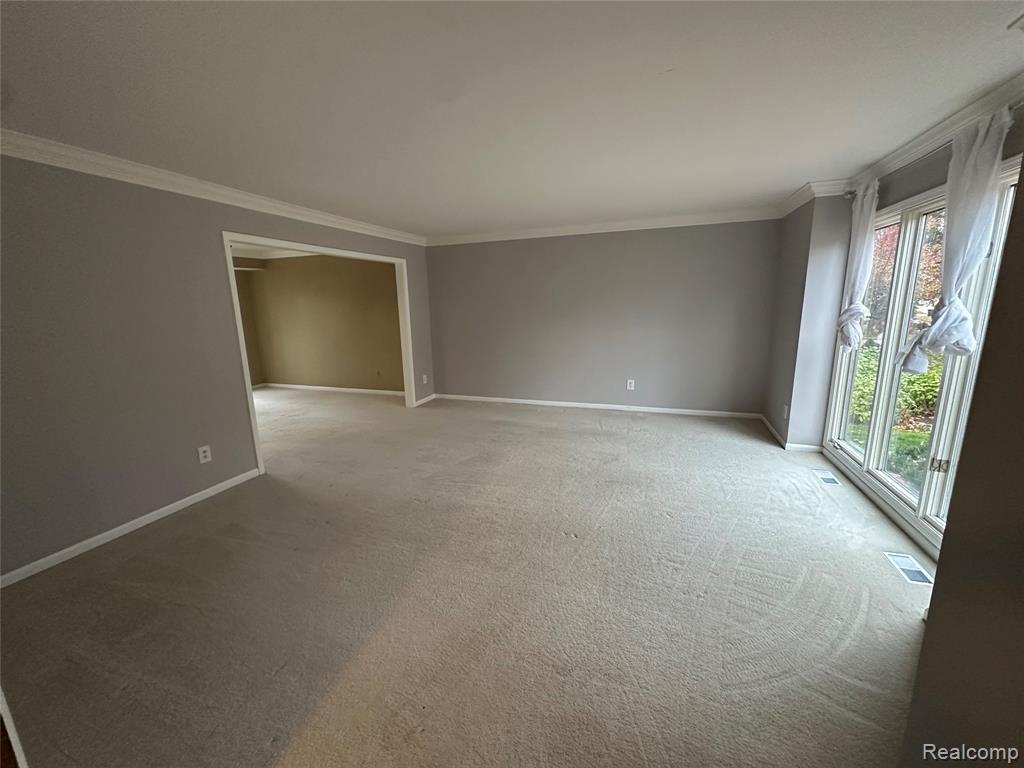 6473 Red Oak Drive, Troy, MI 48098 — Photo 8