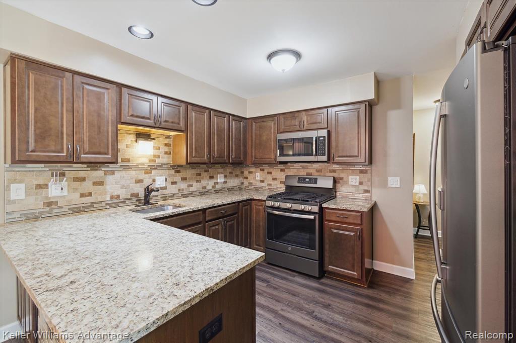 41688 WHITE TAIL Lane, Canton, MI 48188 — Photo 10