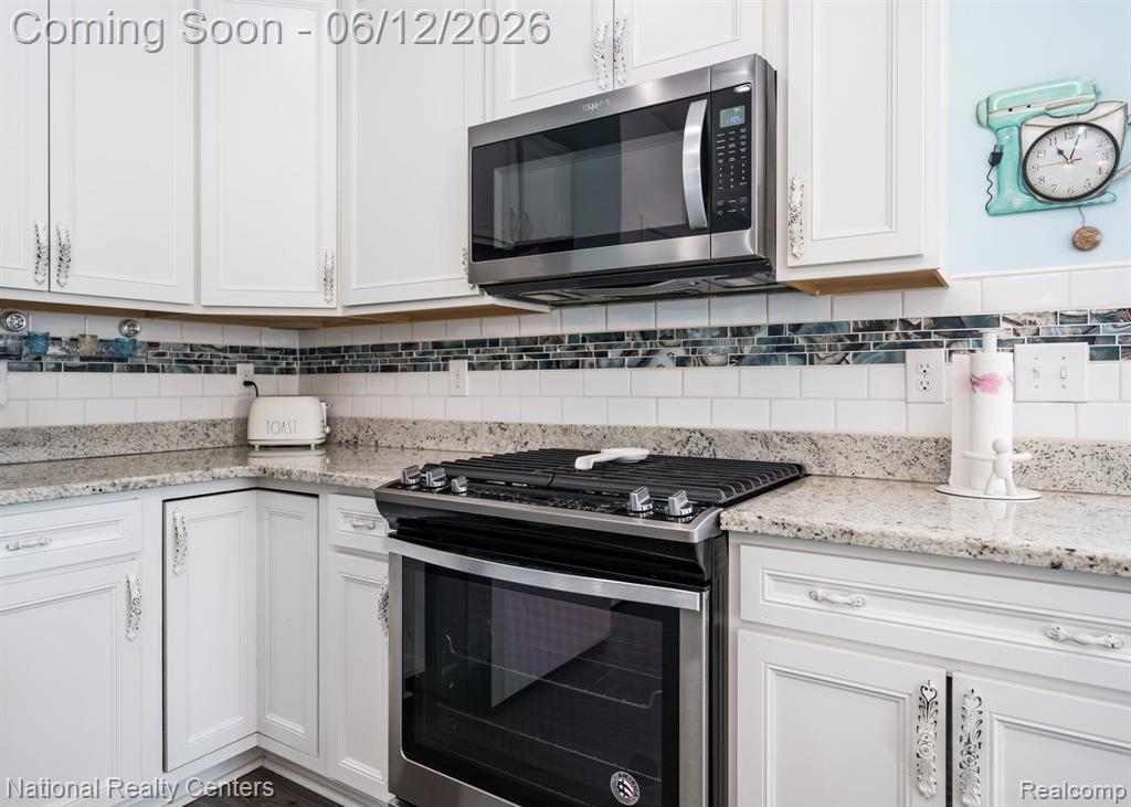 1233 Lark St, Lake Orion, MI — Photo 9