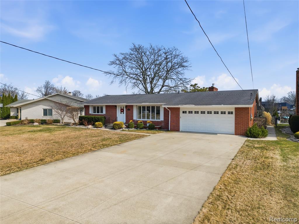 49750 Nautical Drive, Chesterfield, MI 48047 — Photo 45