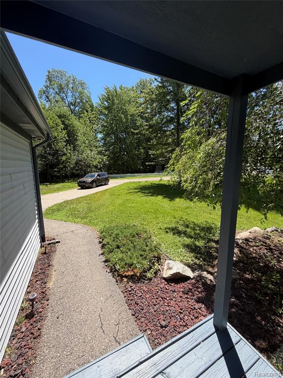 520 Springle Drive, Waterford, MI 48327 — Photo 26