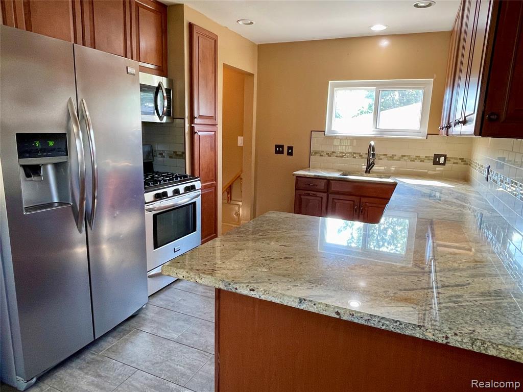 9964 Fox Avenue, Allen Park, MI 48101 — Photo 12