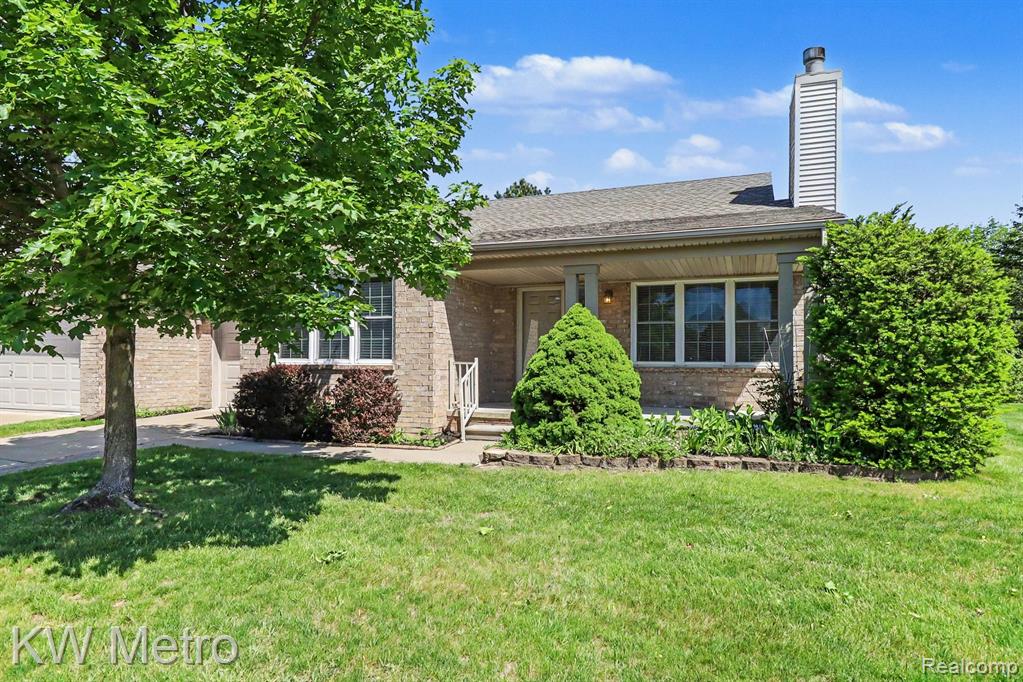 41273 Greenspire Drive, Clinton Twp, MI 48038 — Photo 2