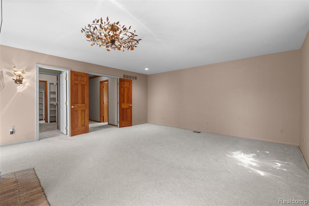 561 Valley Drive, Milford, MI 48381 — Photo 35