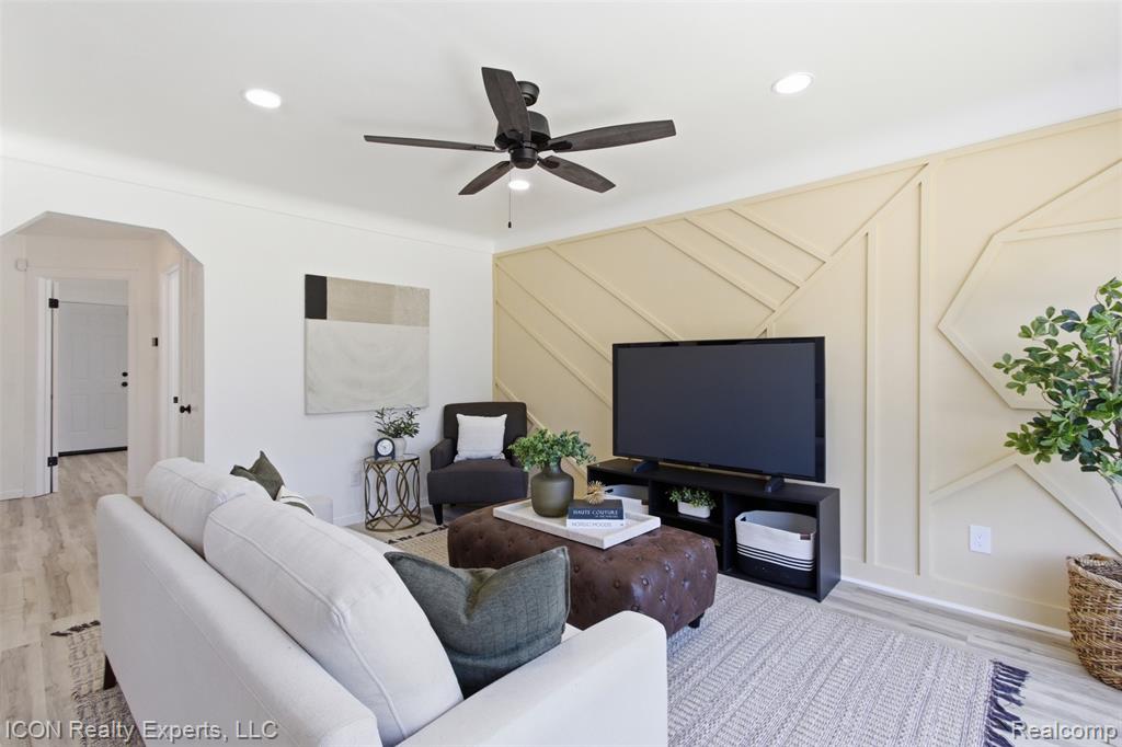 18667 Rutherford Street - Photo 4