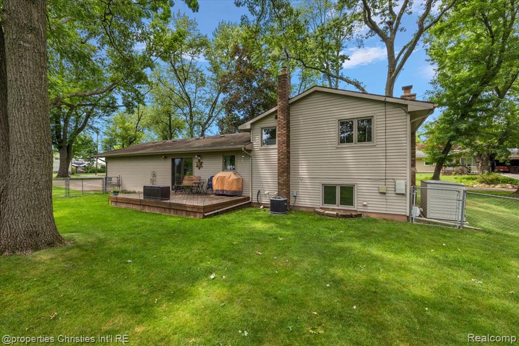 7871 Sunset Street, West Bloomfield, MI 48323 — Photo 24