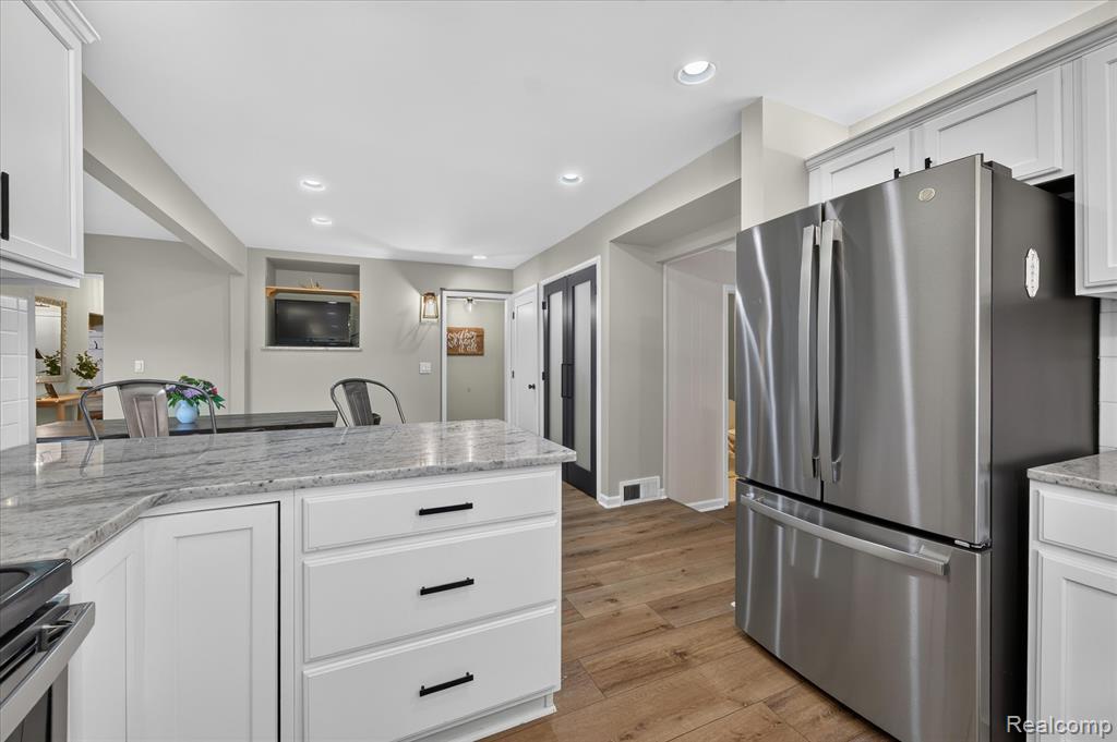 6646 Yarborough Drive, Utica, MI 48316 — Photo 19