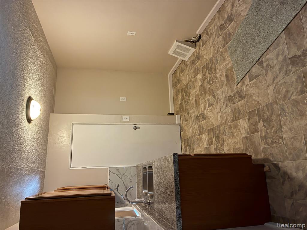 16107 Manning Street, Detroit, MI 48205 — Photo 2