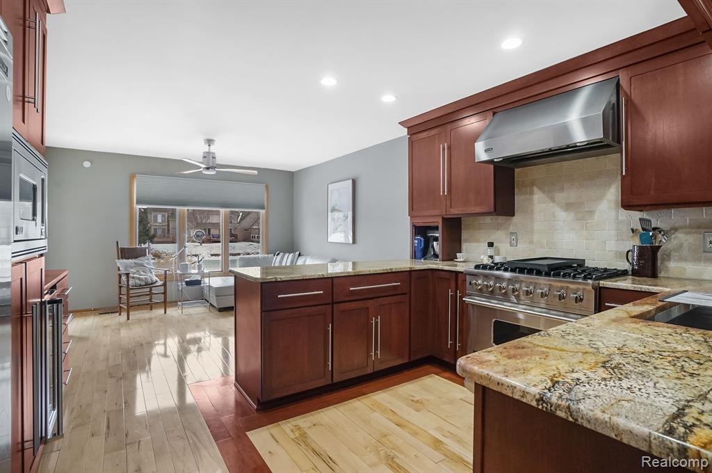 14922 STONEY BROOK Drive W, Shelby, MI 48315 — Photo 9