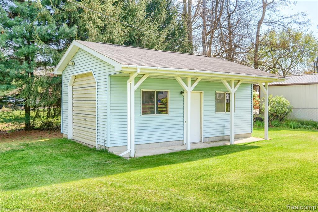 2676 Porcupine Trail, Lapeer, MI 48446 — Photo 50