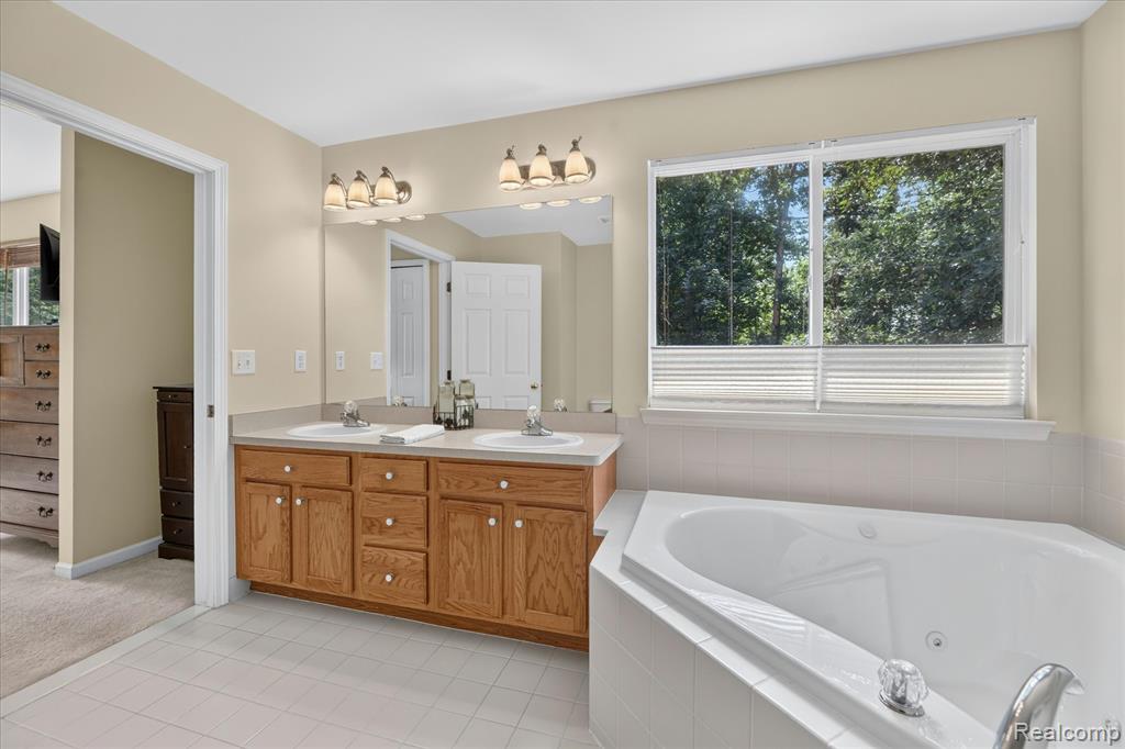 2445 Lorraina Lane, Hartland, MI 48353 — Photo 20