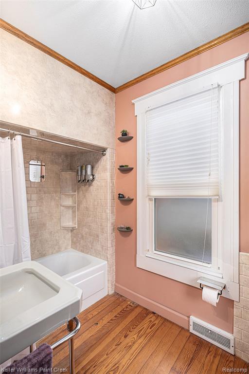 325 West Flint Street, Lake Orion, MI 48362 — Photo 16