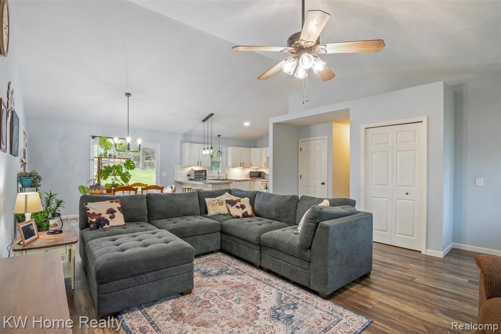 500 Clearwater Drive, Perry, MI 48872 — Photo 8