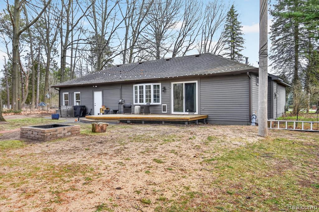 5569 Lakeshore Road, Fort Gratiot, MI 48059 — Photo 24