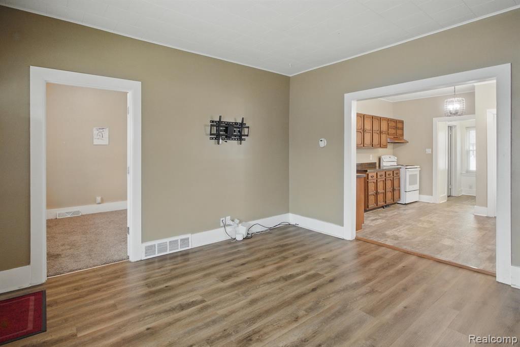 880 WHITE Avenue, Lincoln Park, MI 48146 — Photo 13