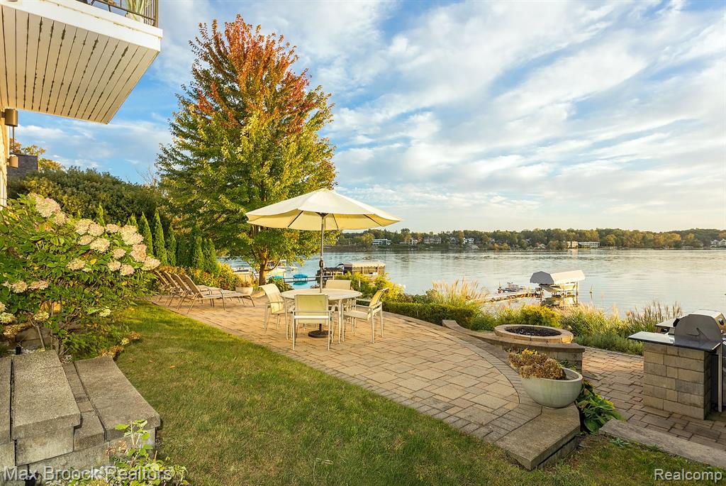 5681 SHORE Drive, Orchard Lake Village, MI 48324 — Photo 61