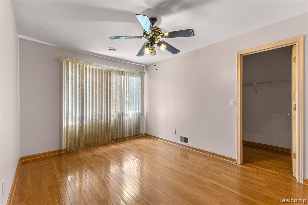 4 LEMINGTON, Dearborn, MI 48126 — Photo 21