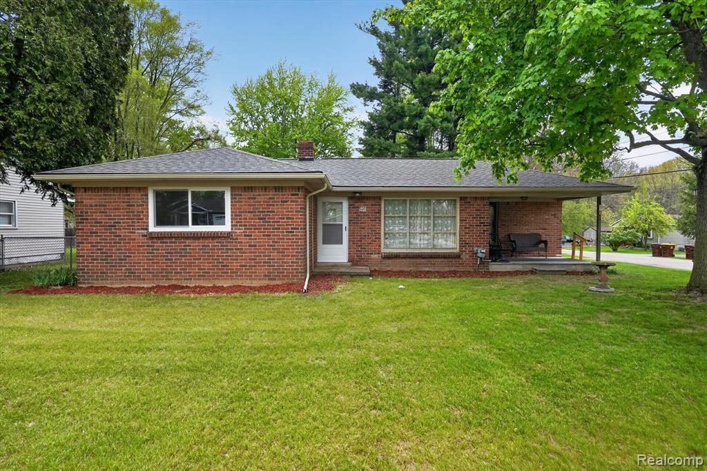 403 Pond Street, Pinckney, MI 48169 — front exterior