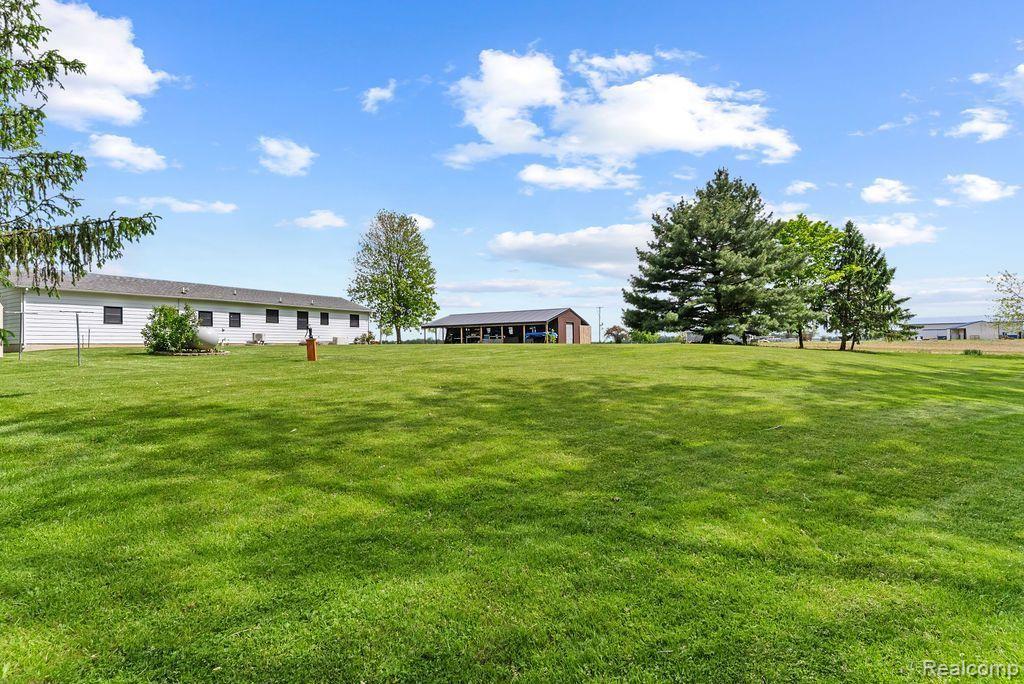 19354 BUECHE Road, New Lothrop, MI 48460 — Photo 36