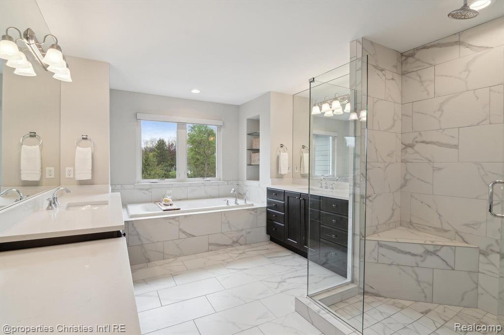 47660 WALES, Northville, MI 48167 — Photo 32