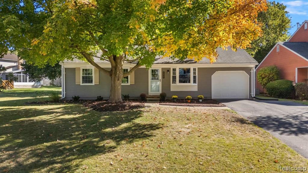 2066 Teaneck Circle, Wixom, MI 48393 — Photo 3