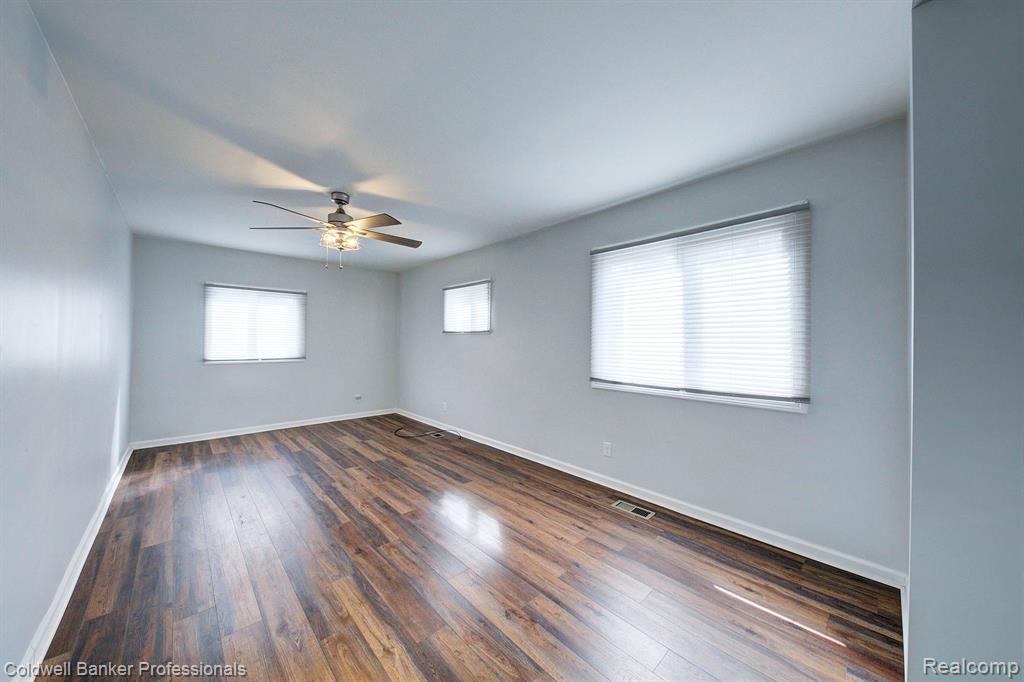 709 RICHARD Street, Holly, MI 48442 — Photo 14