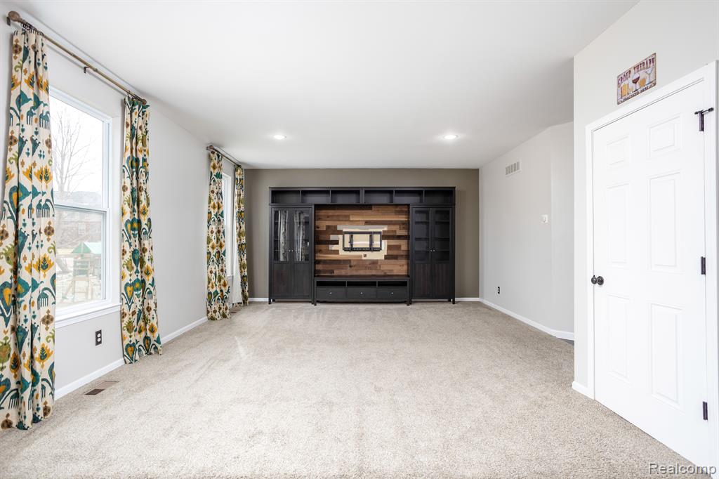 27086 MAXWELL, Novi, MI — Photo 6