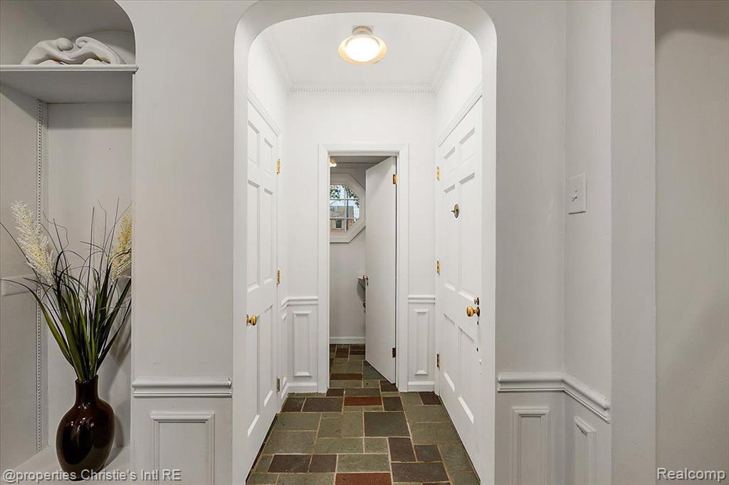 75 Grosse Pointe Blvd, Grosse Pointe Farms, MI 48236 — Photo 9