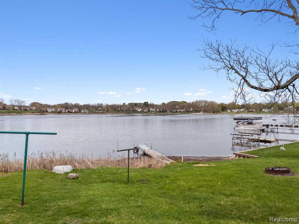 490 Chicago Drive, Howell, MI 48843 — Photo 22
