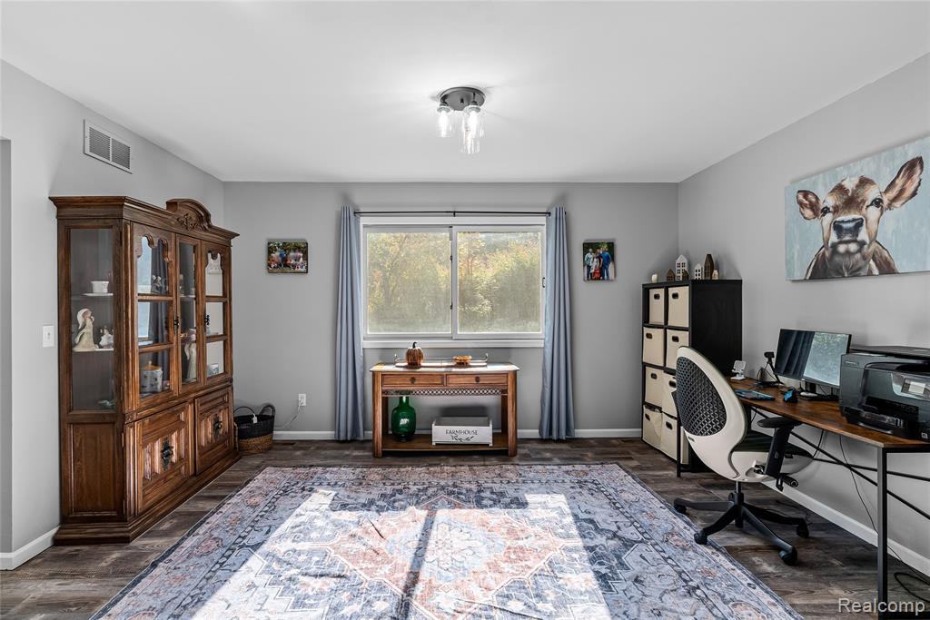 4971 N Tipsico Lake Road, Hartland, MI 48353 — Photo 24