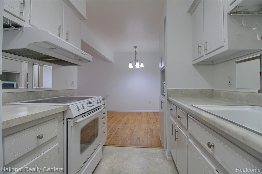 3421 HILLSIDE Drive, 23, Royal Oak, MI 48073 — Photo 14