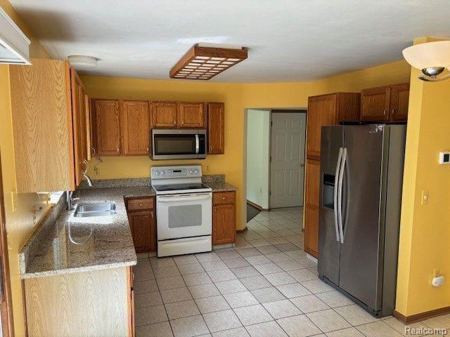 4210 Sunburst, Waterford, MI — Photo 3