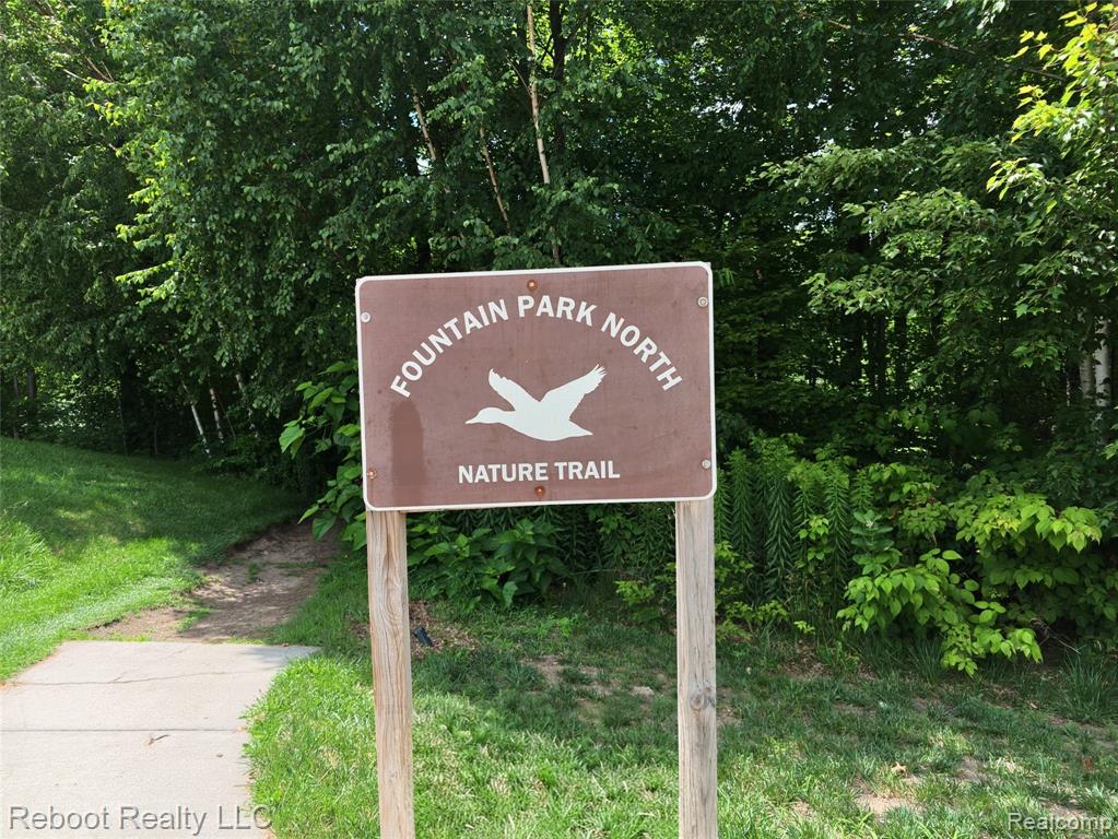 6555 Skylar Lane, Waterford, MI 48327 — Photo 27