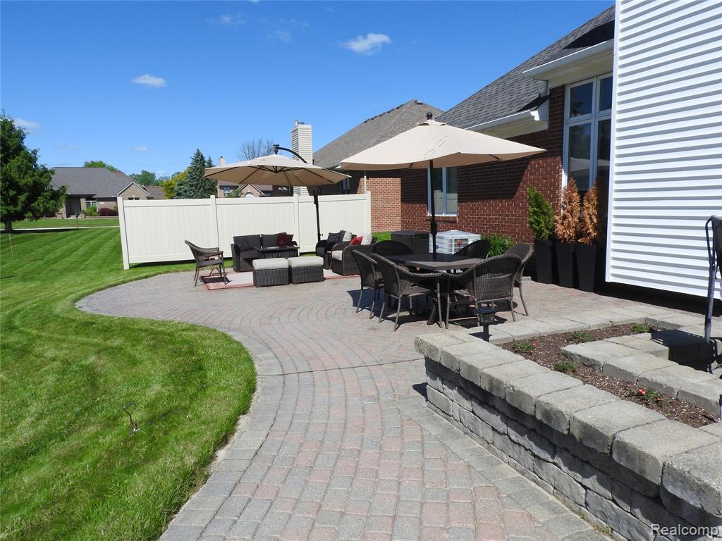 43124 Gina Drive, Sterling Heights, MI 48314 — Photo 35