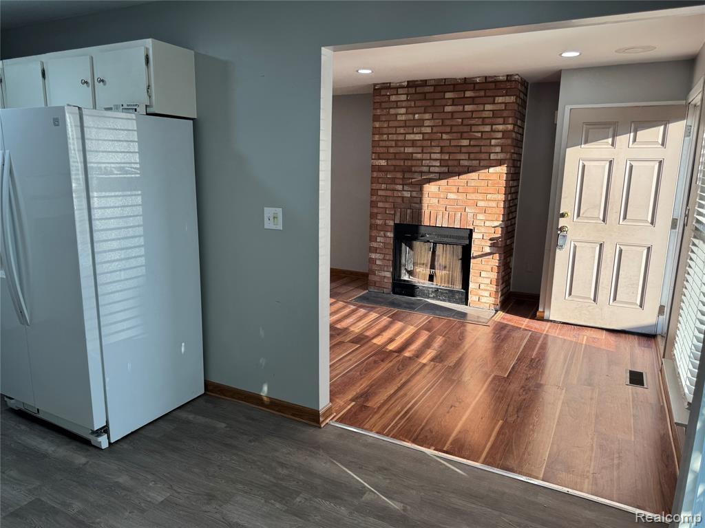 41029 SOUTHWIND Drive, Canton, MI 48188 — Photo 8