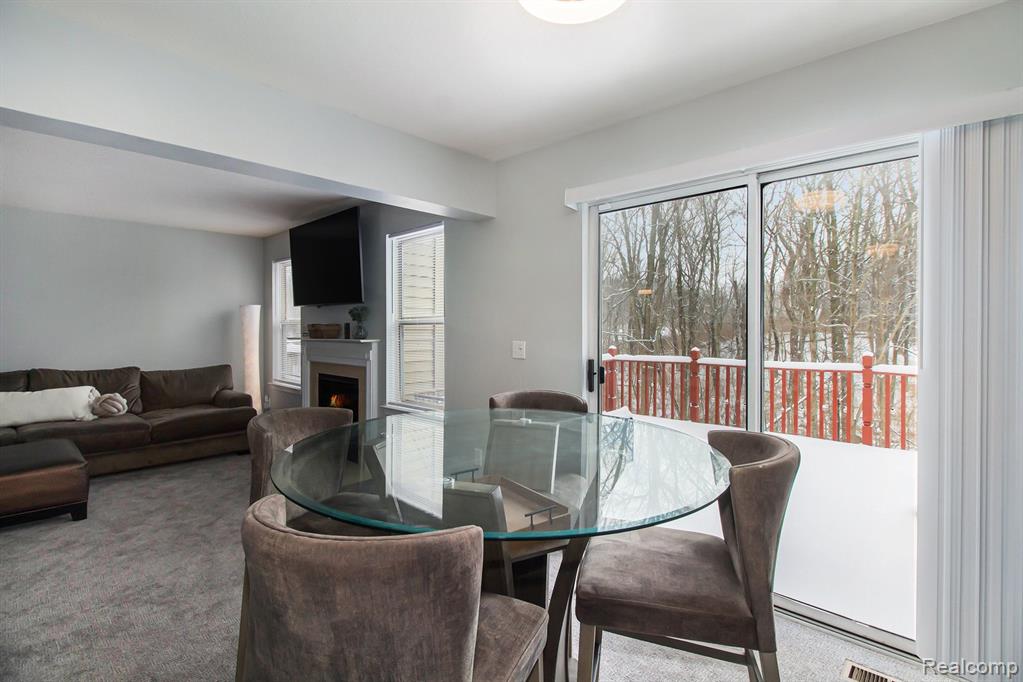 4604 WILLOW VIEW Court, 22, Howell, MI 48843 — Photo 9