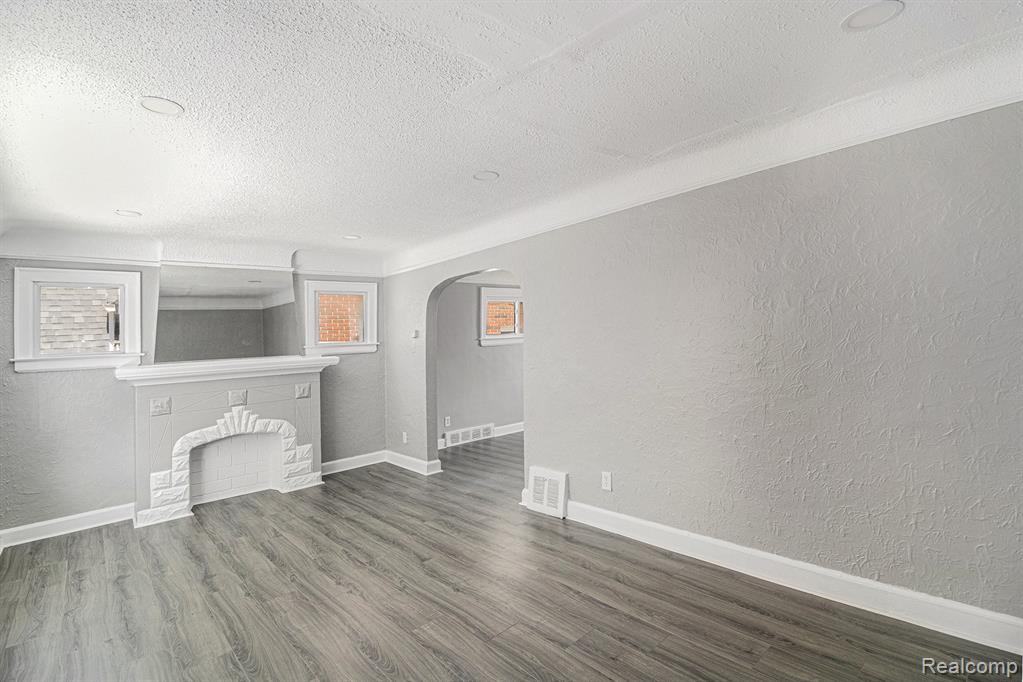8040 Coyle Street, Detroit, MI 48228 — Photo 5