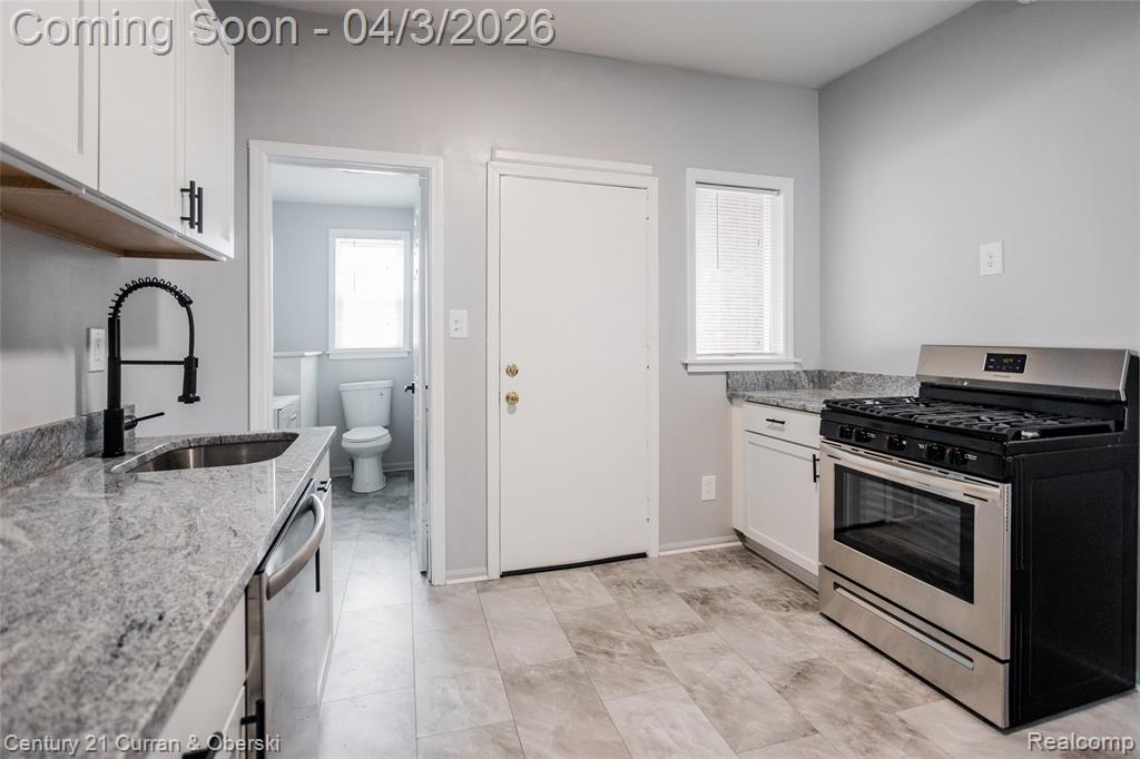405 E Philadelphia Street, Detroit, MI 48202 — Photo 15