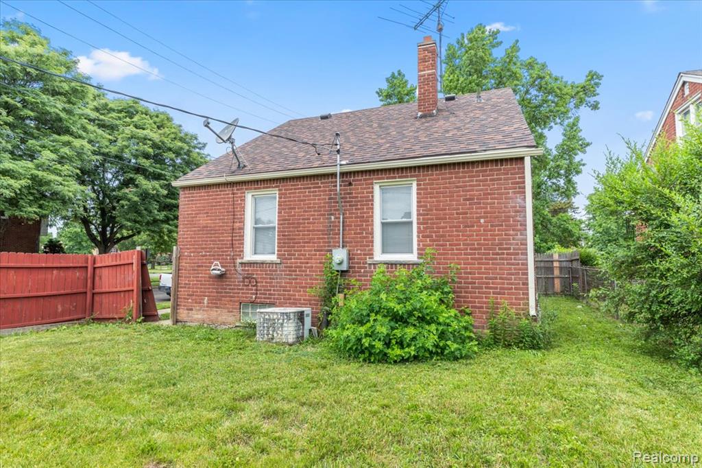 8355 W Outer Drive, Detroit, MI 48219 — Photo 32