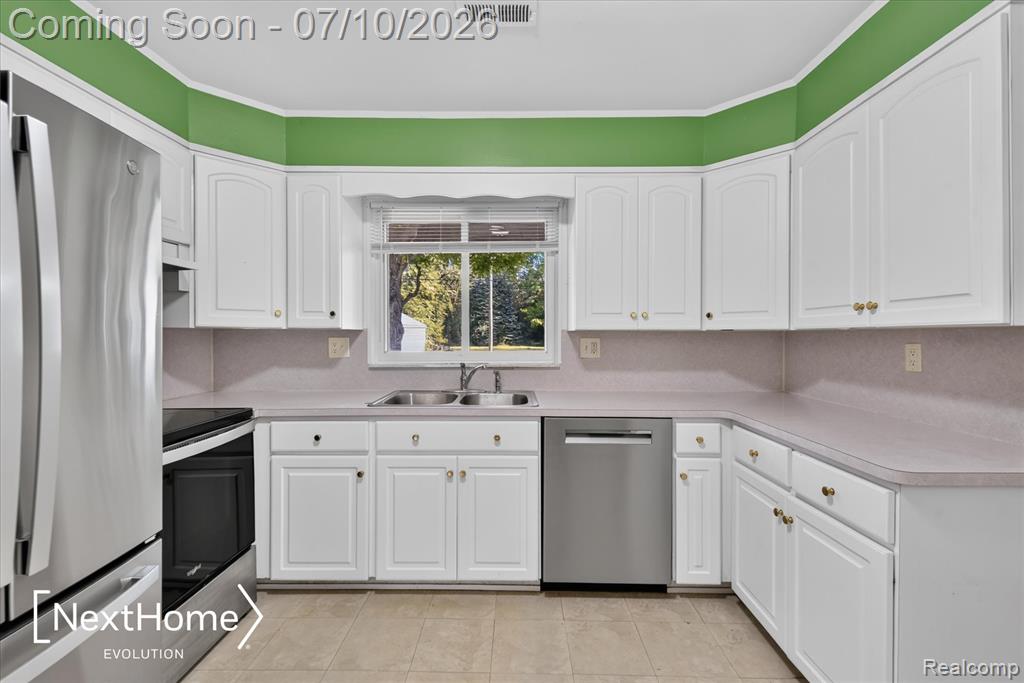 33950 Ecorse Road, Romulus, MI 48174 — Photo 8