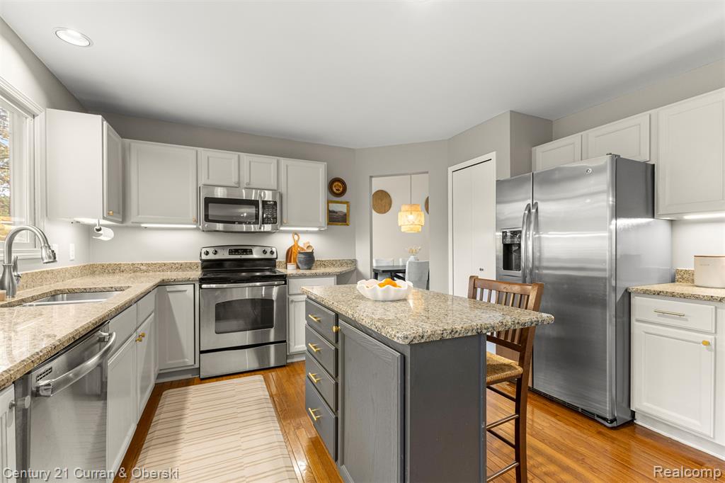 1424 Woodbridge Lane, Wixom, MI 48393 — Photo 28