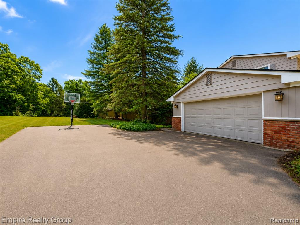 5005 Wing Lake Road, Bloomfield Hills, MI 48302 — Photo 5