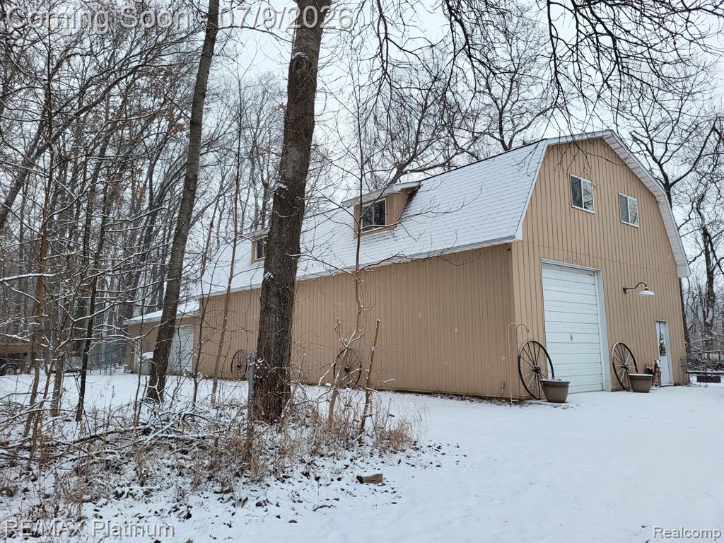 4845 Hawthorne Drive, Howell, MI 48843 — Photo 2