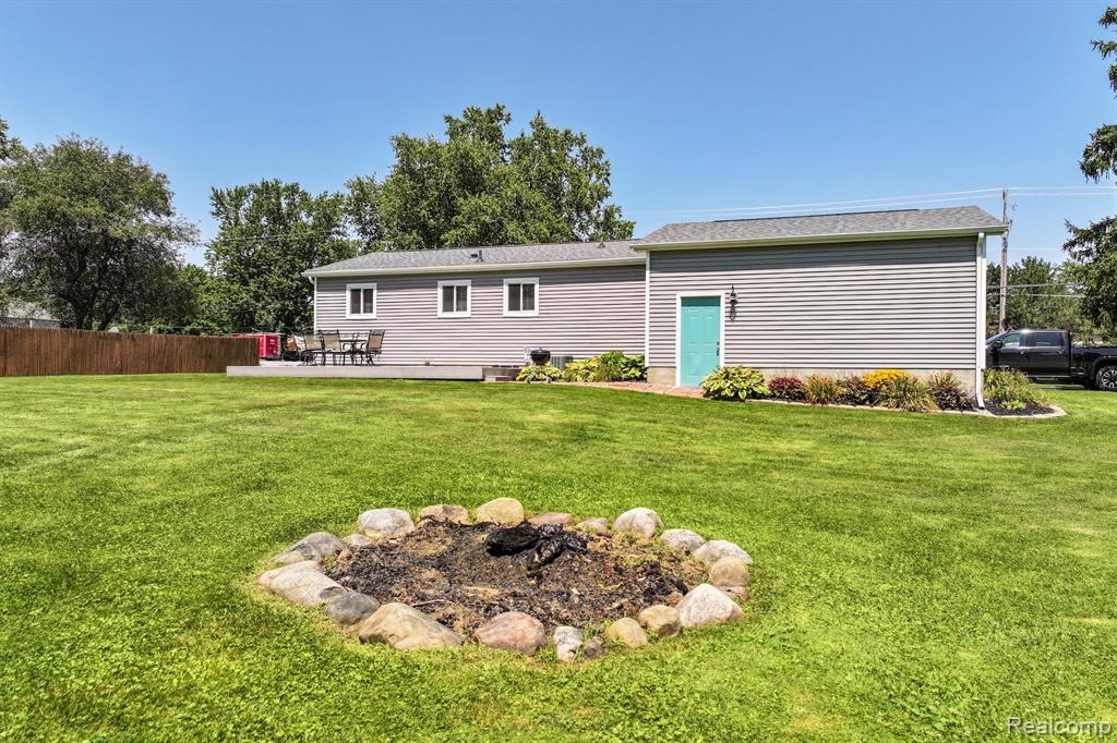 8406 E LIPPINCOTT Boulevard, Davison, MI 48423 — Photo 13